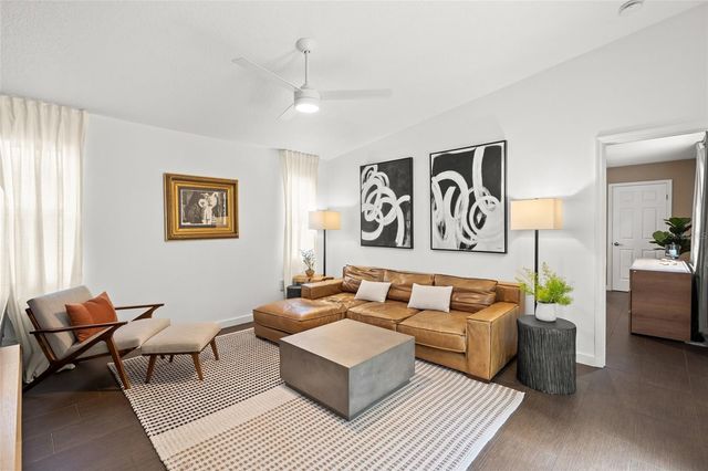 319 BEARDED OAKS CIRCLE, Sarasota, FL 34232