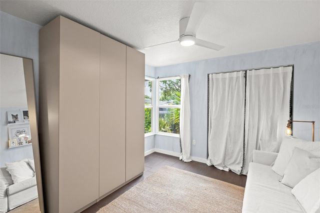 319 BEARDED OAKS CIRCLE, Sarasota, FL 34232