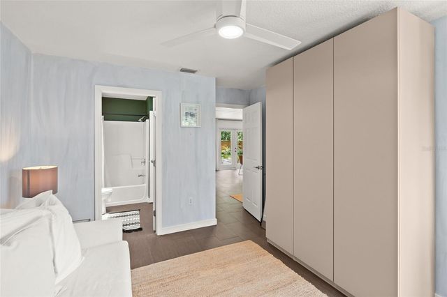 319 BEARDED OAKS CIRCLE, Sarasota, FL 34232