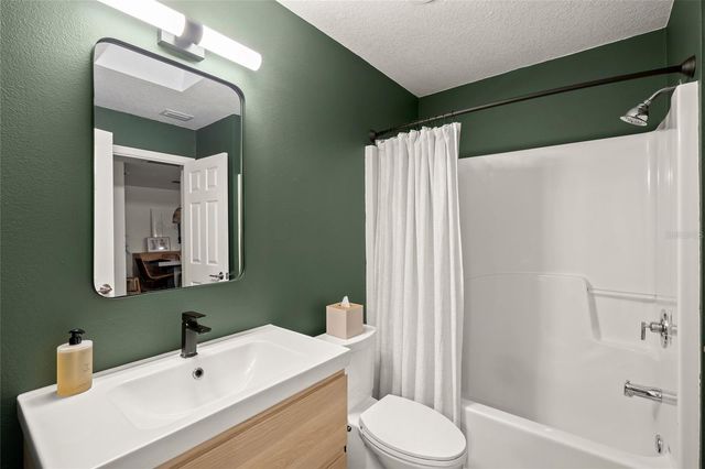 319 BEARDED OAKS CIRCLE, Sarasota, FL 34232