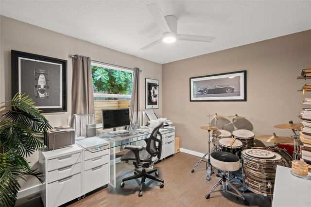 319 BEARDED OAKS CIRCLE, Sarasota, FL 34232