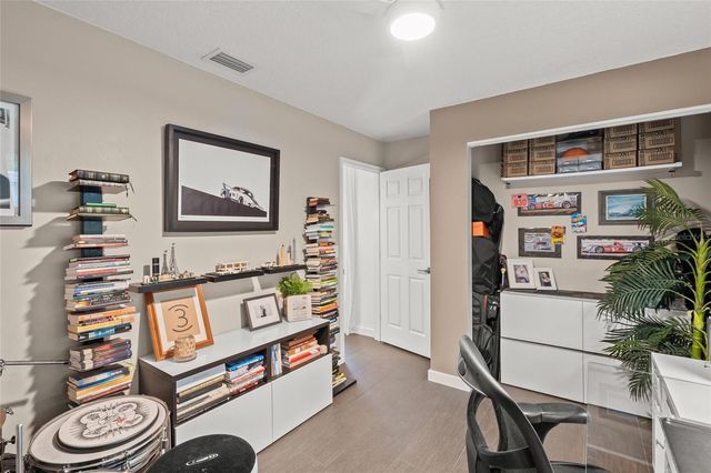 319 BEARDED OAKS CIRCLE, Sarasota, FL 34232