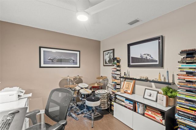 319 BEARDED OAKS CIRCLE, Sarasota, FL 34232