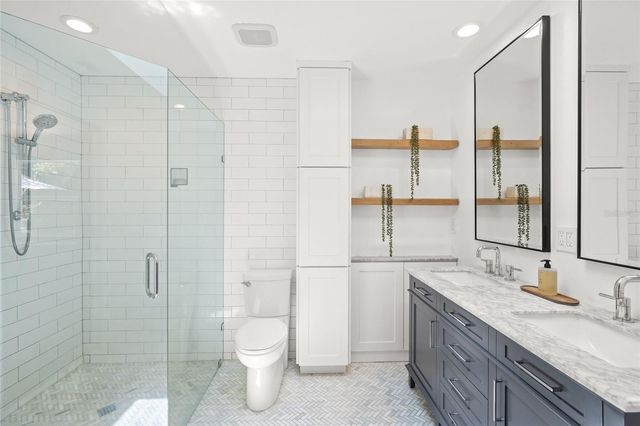 319 BEARDED OAKS CIRCLE, Sarasota, FL 34232