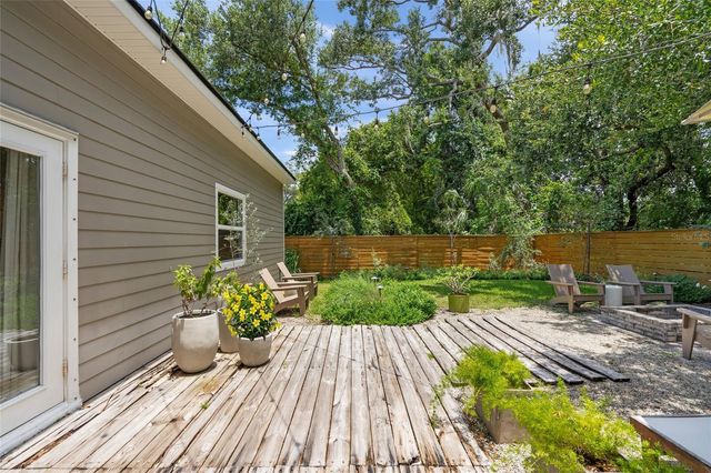 319 BEARDED OAKS CIRCLE, Sarasota, FL 34232
