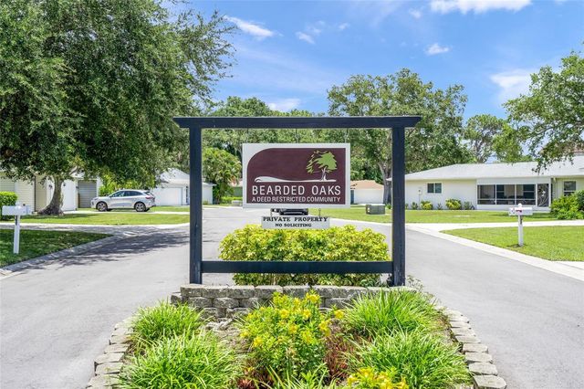 319 BEARDED OAKS CIRCLE, Sarasota, FL 34232