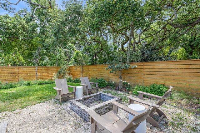 319 BEARDED OAKS CIRCLE, Sarasota, FL 34232