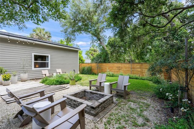 319 BEARDED OAKS CIRCLE, Sarasota, FL 34232