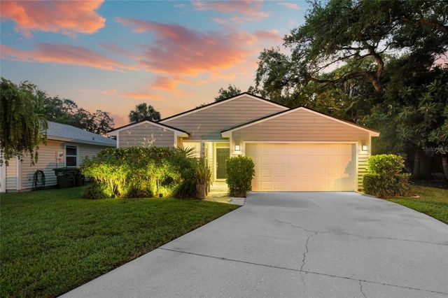 319 BEARDED OAKS CIRCLE, Sarasota, FL 34232