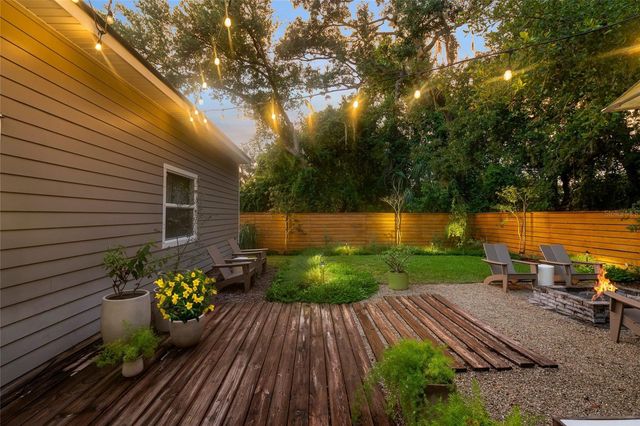 319 BEARDED OAKS CIRCLE, Sarasota, FL 34232
