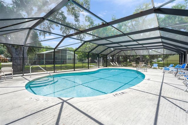 319 BEARDED OAKS CIRCLE, Sarasota, FL 34232