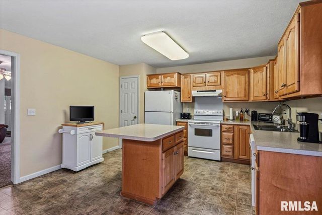 3060 BUENA VISTA Drive, Springfield, IL 62707