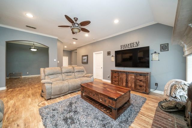 105 Cedar Ridge Rd, Longview, TX 75602