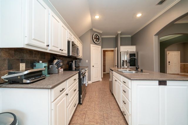 105 Cedar Ridge Rd, Longview, TX 75602