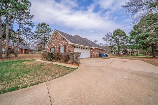 105 Cedar Ridge Rd, Longview, TX 75602