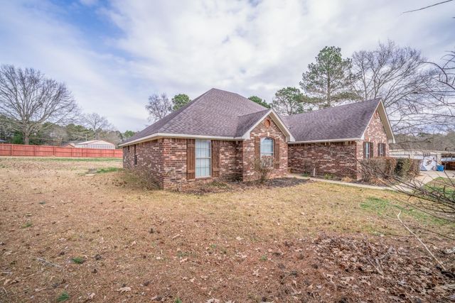 105 Cedar Ridge Rd, Longview, TX 75602