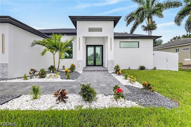 330 SW 26th PL, Cape Coral, FL 33991