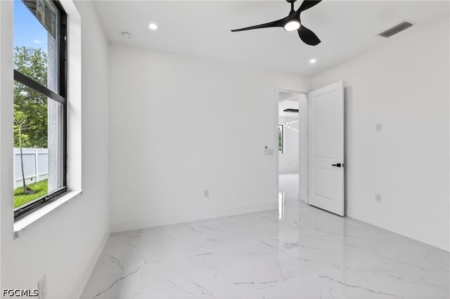 330 SW 26th PL, Cape Coral, FL 33991