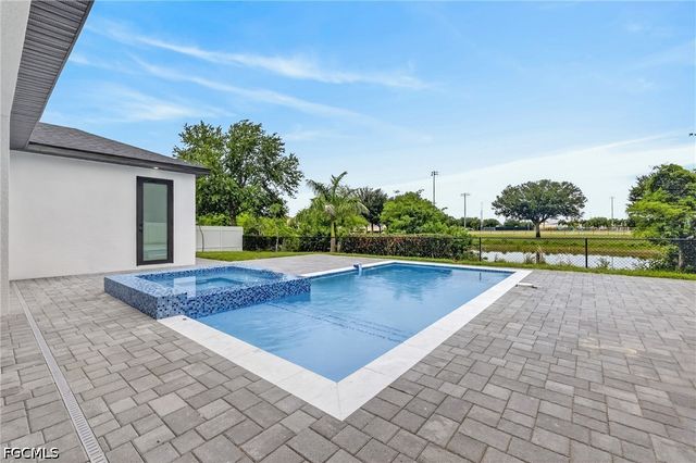 330 SW 26th PL, Cape Coral, FL 33991