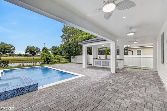 330 SW 26th PL, Cape Coral, FL 33991