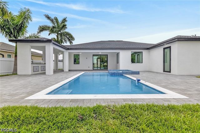 330 SW 26th PL, Cape Coral, FL 33991