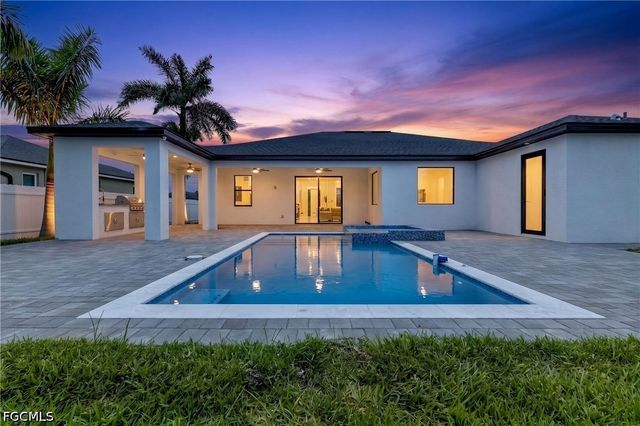 330 SW 26th PL, Cape Coral, FL 33991
