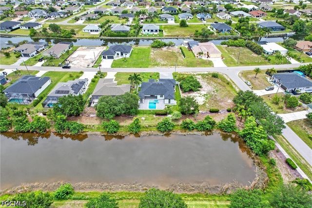 330 SW 26th PL, Cape Coral, FL 33991