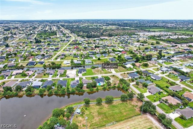 330 SW 26th PL, Cape Coral, FL 33991