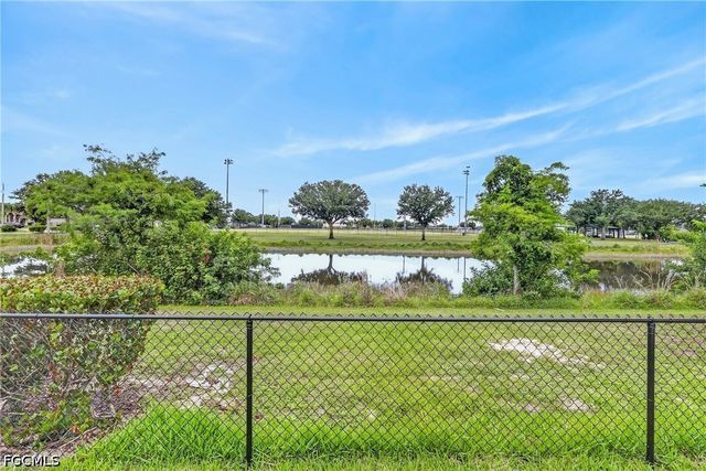 330 SW 26th PL, Cape Coral, FL 33991