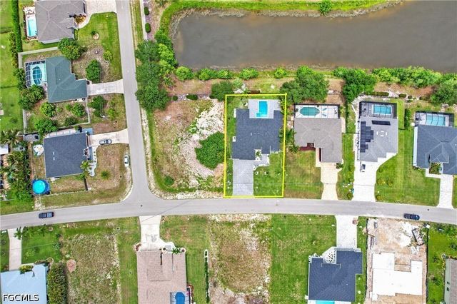 330 SW 26th PL, Cape Coral, FL 33991