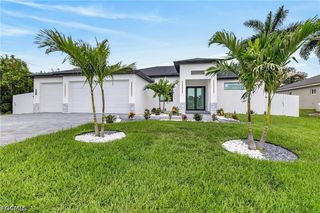 330 SW 26th PL, Cape Coral, FL 33991