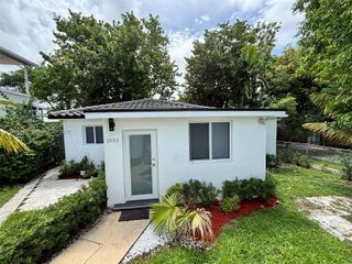 1933 SW 17th Ct, Miami, FL 33145
