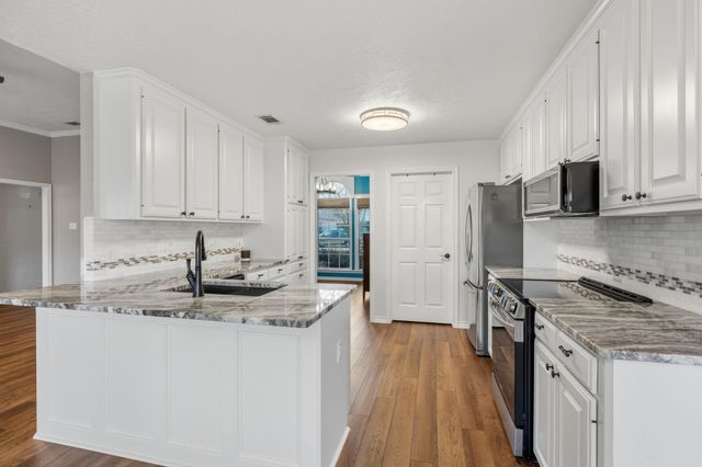 2303 N Pioneer Trail, Bryan, TX 77808