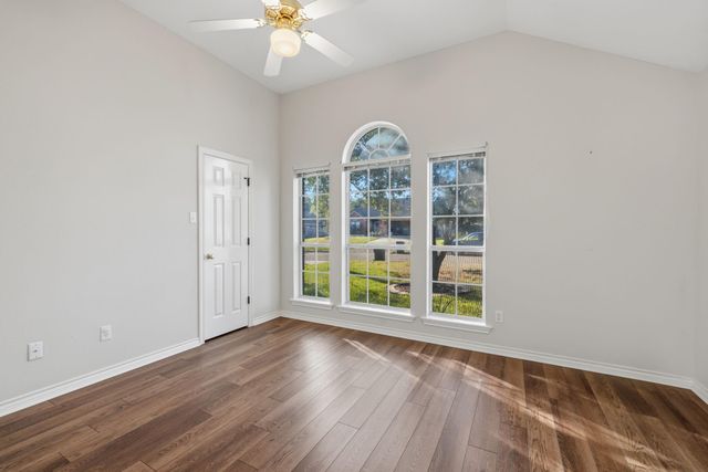 2303 N Pioneer Trail, Bryan, TX 77808