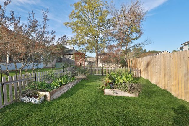 2303 N Pioneer Trail, Bryan, TX 77808