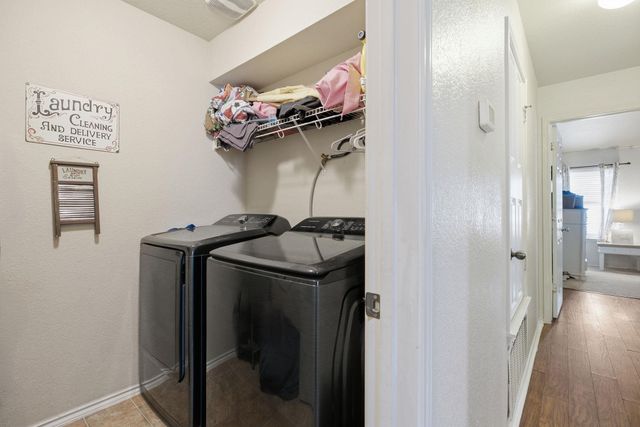 114 Creston ST, Hutto, TX 78634
