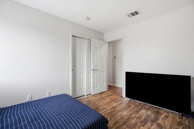 114 Creston ST, Hutto, TX 78634