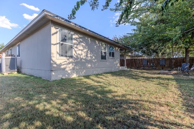 114 Creston ST, Hutto, TX 78634