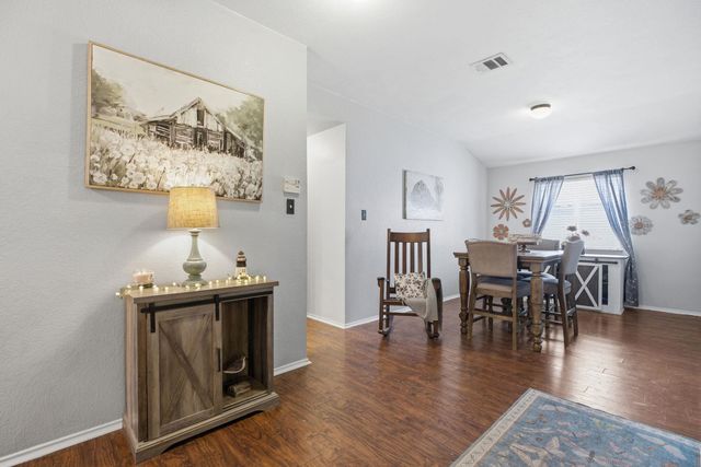 114 Creston ST, Hutto, TX 78634