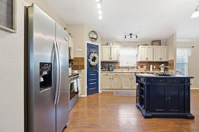 114 Creston ST, Hutto, TX 78634