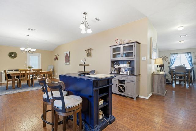 114 Creston ST, Hutto, TX 78634