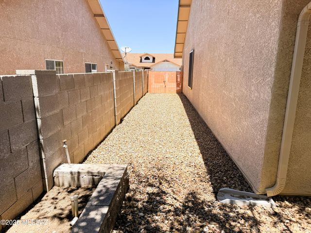 9870 E Paseo San Ardo, Tucson, AZ 85747