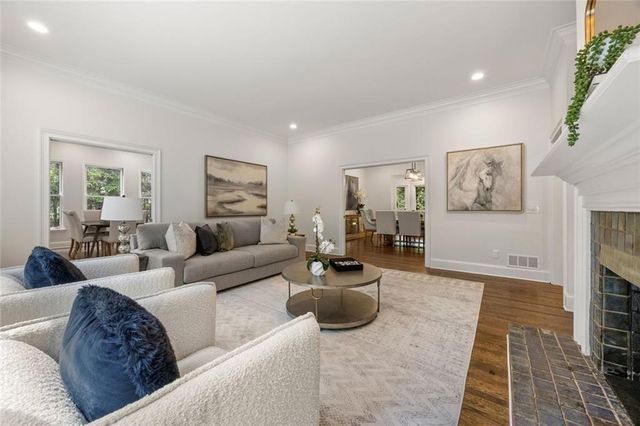1260 Heards Ferry Road, Sandy Springs, GA 30328