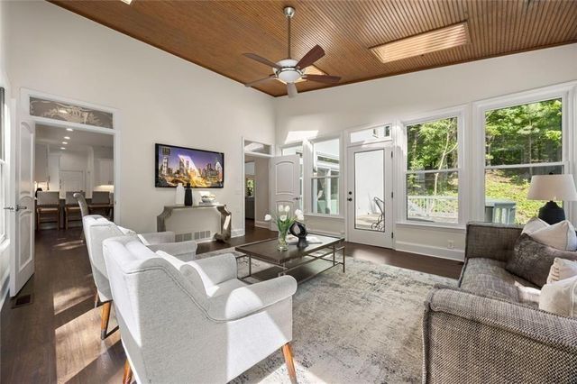1260 Heards Ferry Road, Sandy Springs, GA 30328