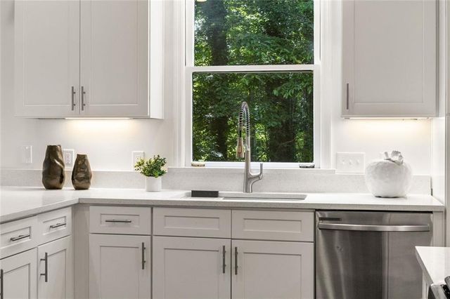1260 Heards Ferry Road, Sandy Springs, GA 30328