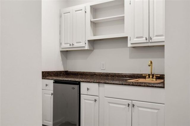 1260 Heards Ferry Road, Sandy Springs, GA 30328