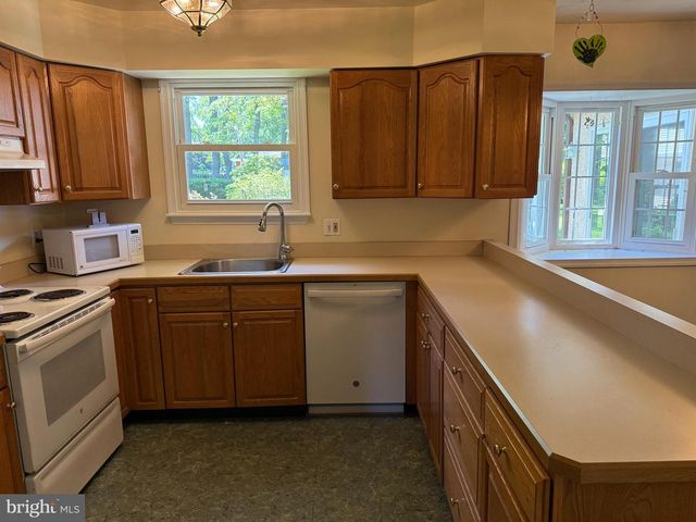 203 MOORE RD, Wallingford, PA 19086