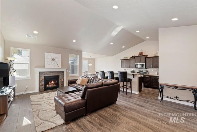 14589 Dartmoor St, Caldwell, ID 83607