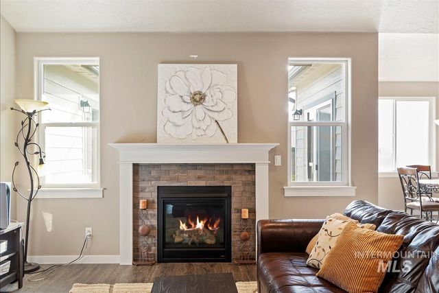 14589 Dartmoor St, Caldwell, ID 83607