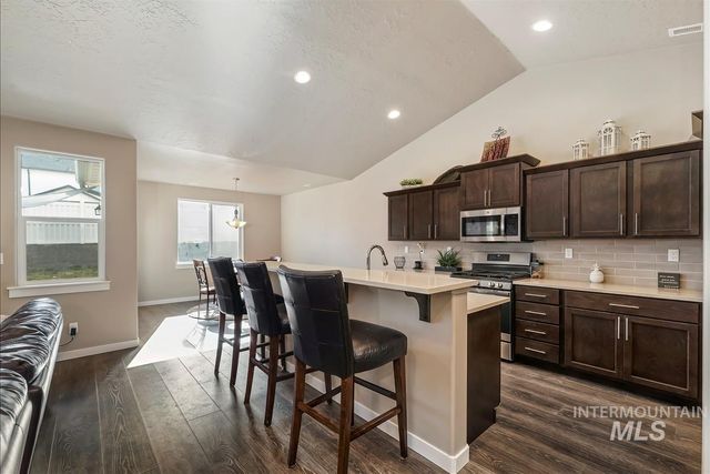 14589 Dartmoor St, Caldwell, ID 83607